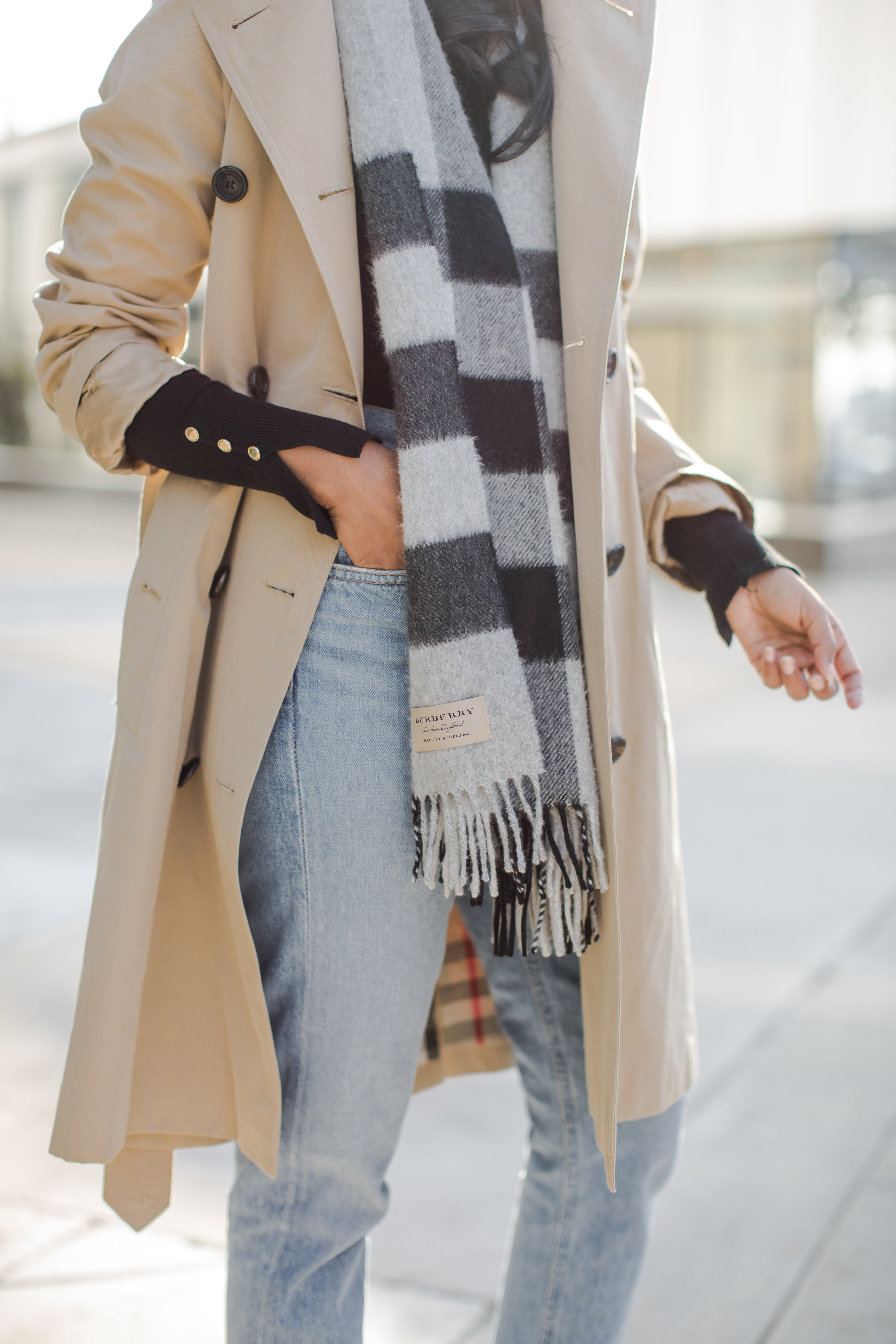 burberry_trench-bag_scarf-30