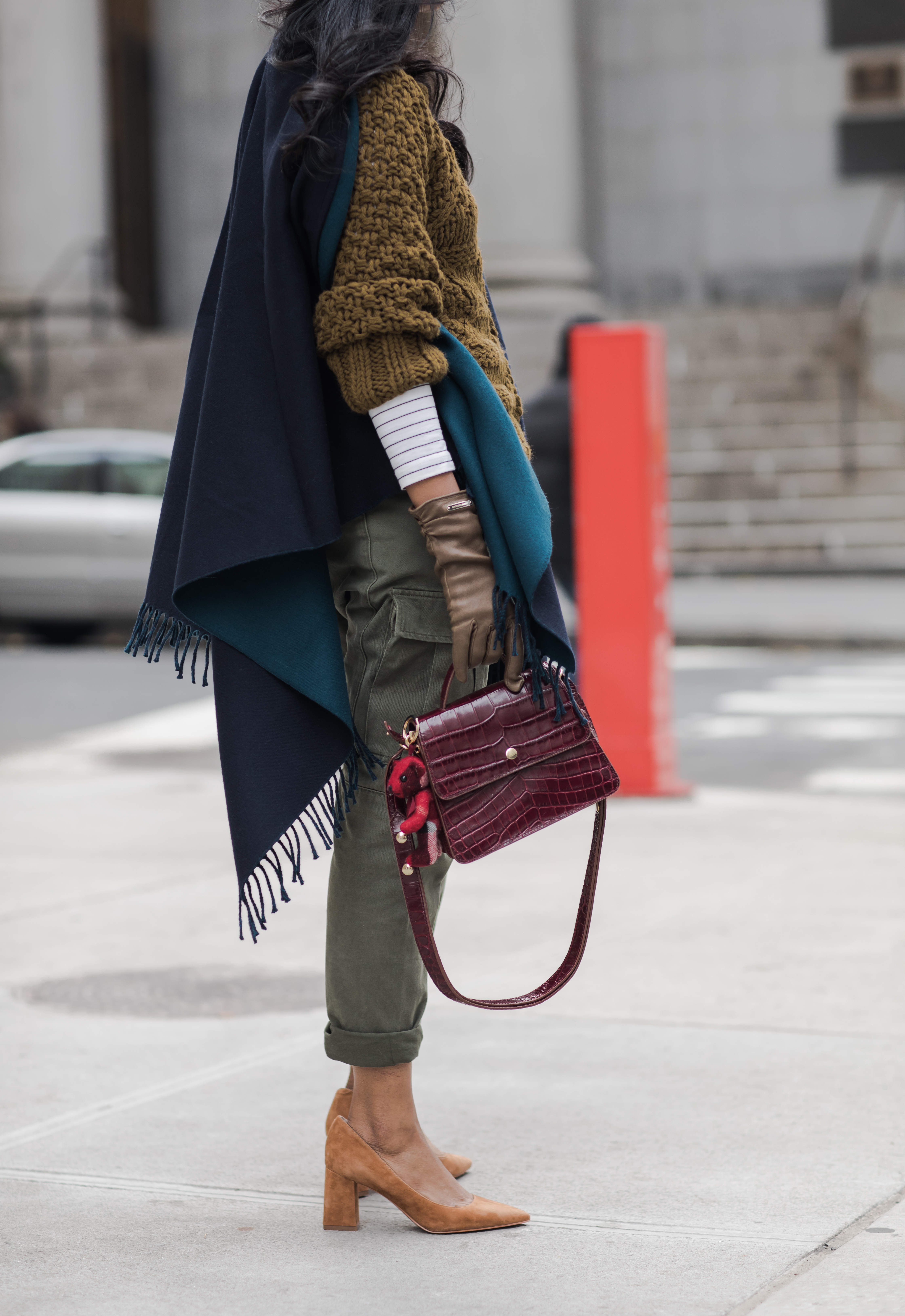 burberry_poncho_gloves-17